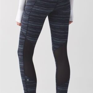 Lululemon Speed Crop Tights Leggings 
Cyber Stripe Naval Blue Black Size 10
